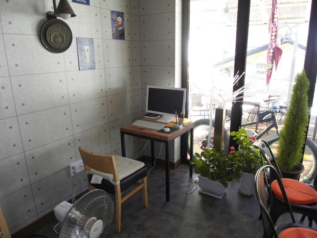 Story House Hotell Sokcho Exteriör bild