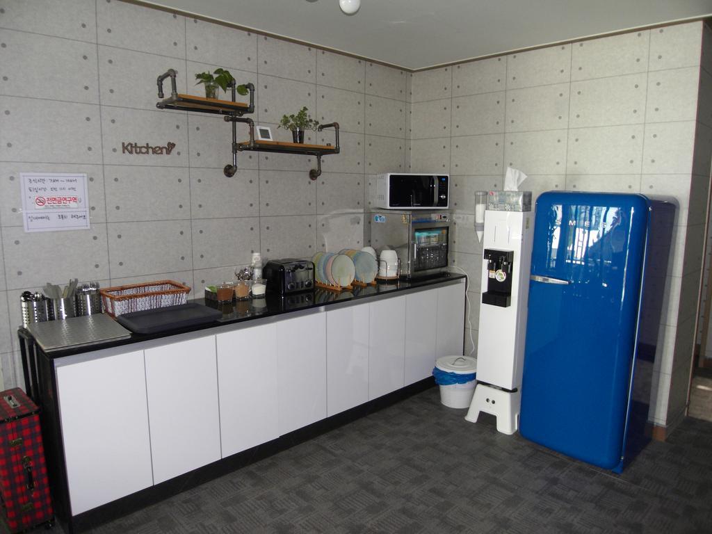 Story House Hotell Sokcho Exteriör bild