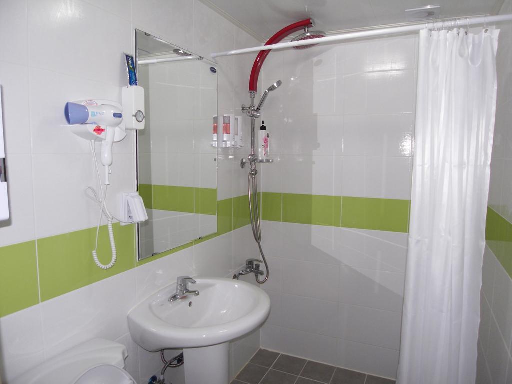 Story House Hotell Sokcho Exteriör bild
