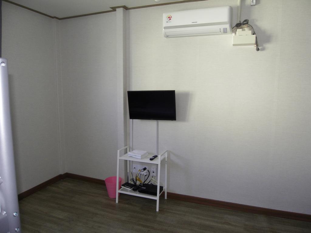Story House Hotell Sokcho Exteriör bild
